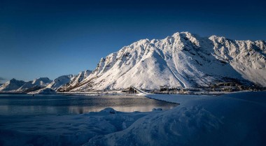 天天影院页边小注：先看信息在传播里有没有变形，再把热度和内容分开看（看图文都适用）